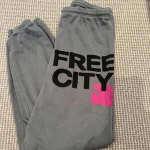 Free city sweatpants
